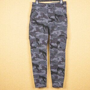 Time and Tru size 10 super stretchy black and gray camouflage jeggings w pockets
